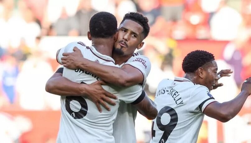 Arsenal sở hữu bộ đôi trung vệ vô cùng chắc chắn